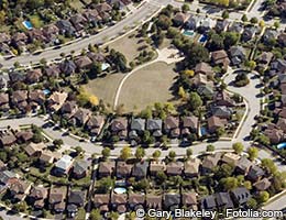 Highlight neighborhood amenities