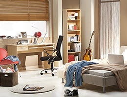 Lots of personal items © Mostphotos/Shutterstock.com