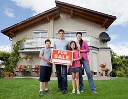 Sell your home this spring © Andrey_Popov/Shutterstock.com