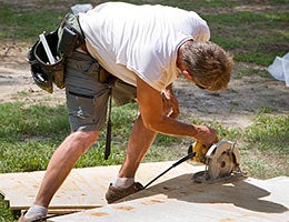 Unsafe job conditions © Steven Frame/Shutterstock.com