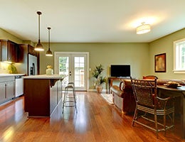 Big kitchen, open floor plan © Artazum and Iriana Shiyan /Shutterstock.com