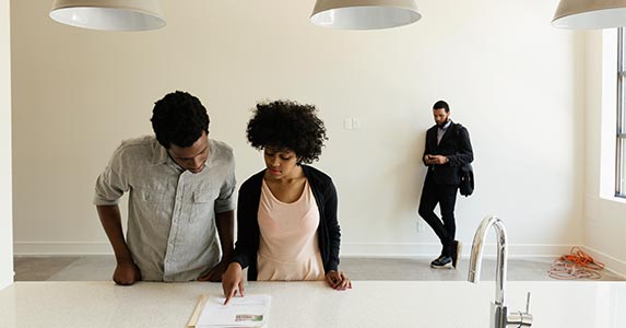 Using entire savings on the down payment | Roberto Westbrook/Getty Images