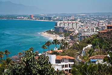 Rent homes abroad: Puerto Vallarta, Mexico © UgputuLf SS/Shutterstock.com