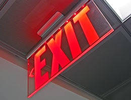 Develop an exit plan © fmua/Shutterstock.com