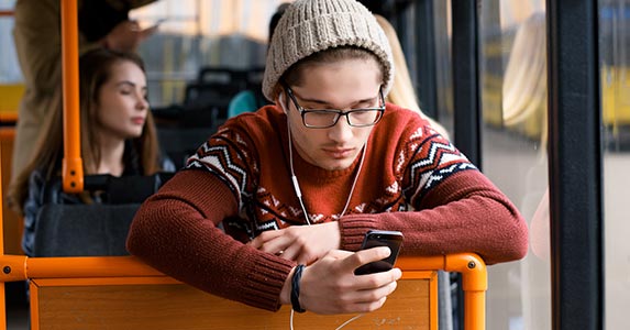 Simplify bill-paying Simplify bill-paying | Roman Seliutin/Shutterstock.com