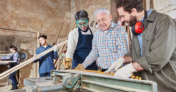 Decide to keep working Decide to keep working | Robert Kneschke/Shutterstock.com