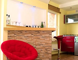 Indoor bar © Keith Muratori/Shutterstock.com
