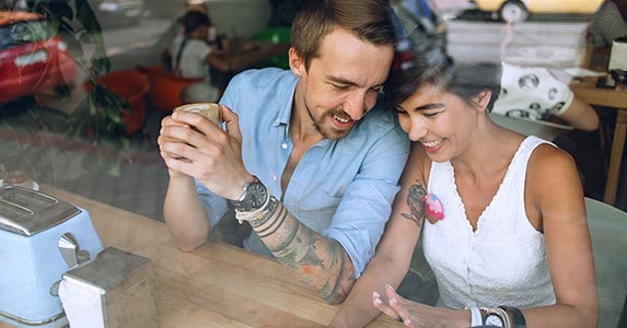Start saving in your 20s Start saving in your 20s | popovartem.com/Shutterstock.com