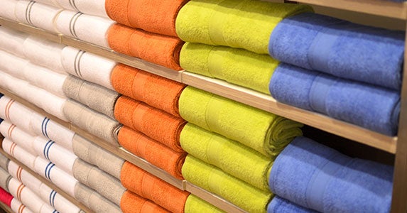 End of January: White sales © NRT/Shutterstock.com