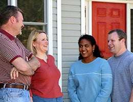 Gearing up: Finding a mover © Rob Marmion/Shutterstock.com