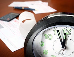 Repeated mistake: Making late payments © Sinisa Botas/Shutterstock.com