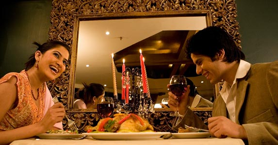 Fine dining for 2 Fine dining for 2 | Hemant Mehta/Getty Images