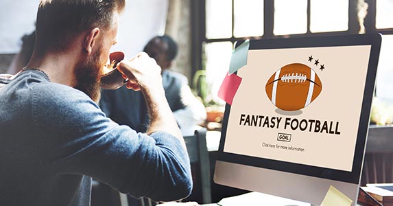 Online poker and real-life sports Online poker, fantasy teams and real-life sports © Rawpixel.com/Shutterstock.com