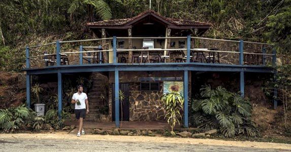 Hut on the beach Hut on the beach | Photo by Julio Gaggia