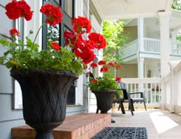 ways-to-bring-outdoors-in-3-borders-lg Potted flower plants by the door