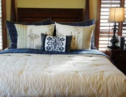 ways-to-bring-outdoors-in-6-bedding-lg Wooden bed