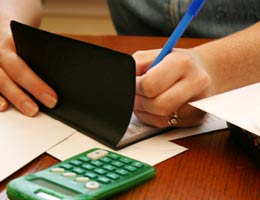 what-to-look-for-creditunion-checking-9-balance-lg Request a low or no minimum balance