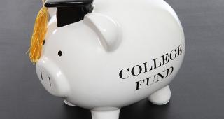 College piggy bank © Stephen Coburn/Shutterstock.com